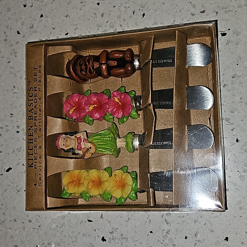 Vintage Kitchen Basics Spreader SetFour Piece Hawaiian Theme Spreader Knives